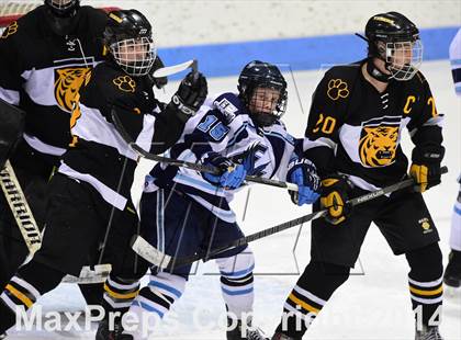 Thumbnail 3 in Daniel Hand vs. East Catholic (CIAC DII Semifinal) photogallery.