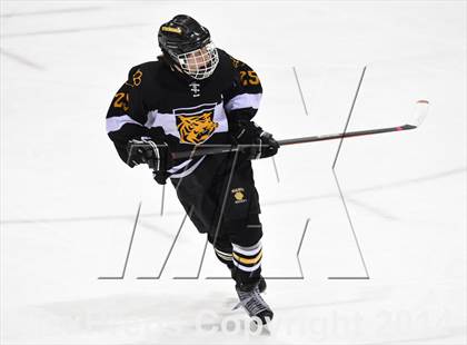 Thumbnail 3 in Daniel Hand vs. East Catholic (CIAC DII Semifinal) photogallery.