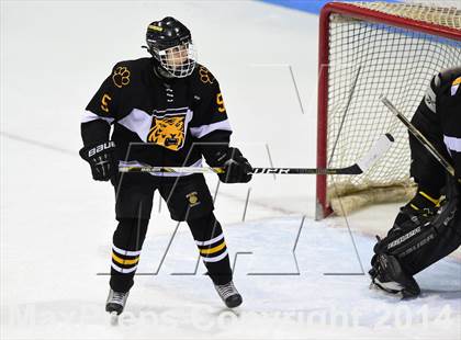 Thumbnail 1 in Daniel Hand vs. East Catholic (CIAC DII Semifinal) photogallery.