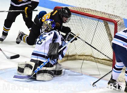 Thumbnail 2 in Daniel Hand vs. East Catholic (CIAC DII Semifinal) photogallery.