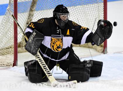 Thumbnail 3 in Daniel Hand vs. East Catholic (CIAC DII Semifinal) photogallery.