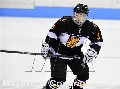 Thumbnail 2 in Daniel Hand vs. East Catholic (CIAC DII Semifinal) photogallery.