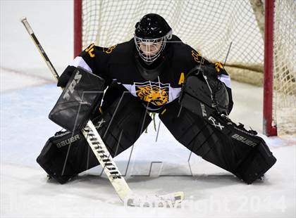 Thumbnail 1 in Daniel Hand vs. East Catholic (CIAC DII Semifinal) photogallery.