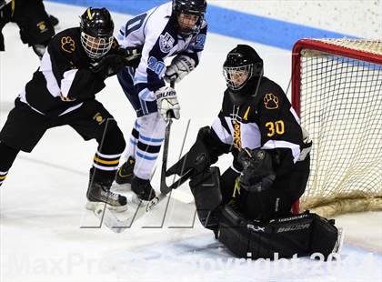 Thumbnail 2 in Daniel Hand vs. East Catholic (CIAC DII Semifinal) photogallery.