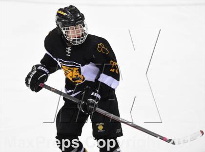 Thumbnail 1 in Daniel Hand vs. East Catholic (CIAC DII Semifinal) photogallery.
