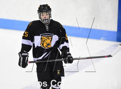 Thumbnail 3 in Daniel Hand vs. East Catholic (CIAC DII Semifinal) photogallery.