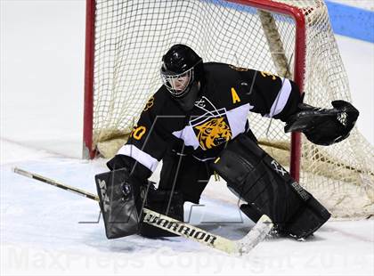 Thumbnail 1 in Daniel Hand vs. East Catholic (CIAC DII Semifinal) photogallery.