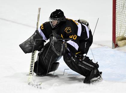 Thumbnail 3 in Daniel Hand vs. East Catholic (CIAC DII Semifinal) photogallery.