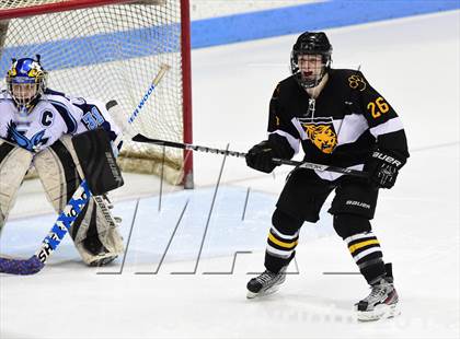 Thumbnail 3 in Daniel Hand vs. East Catholic (CIAC DII Semifinal) photogallery.