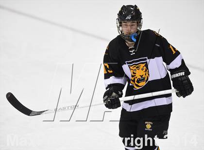 Thumbnail 2 in Daniel Hand vs. East Catholic (CIAC DII Semifinal) photogallery.