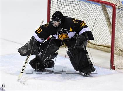 Thumbnail 3 in Daniel Hand vs. East Catholic (CIAC DII Semifinal) photogallery.