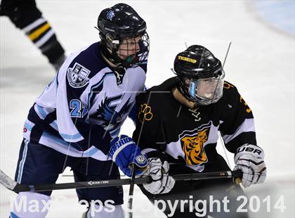 Thumbnail 2 in Daniel Hand vs. East Catholic (CIAC DII Semifinal) photogallery.