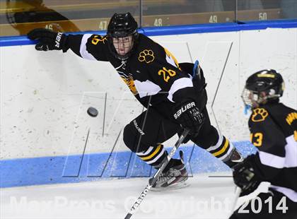 Thumbnail 2 in Daniel Hand vs. East Catholic (CIAC DII Semifinal) photogallery.