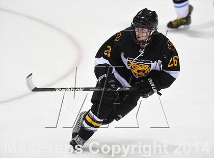 Thumbnail 3 in Daniel Hand vs. East Catholic (CIAC DII Semifinal) photogallery.
