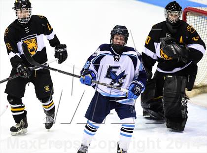 Thumbnail 3 in Daniel Hand vs. East Catholic (CIAC DII Semifinal) photogallery.
