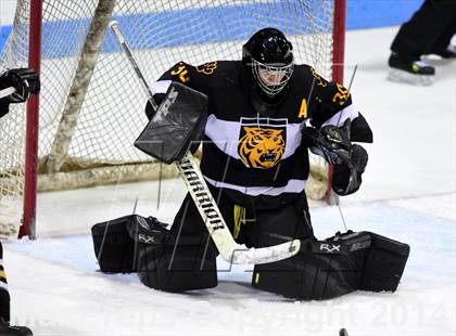 Thumbnail 1 in Daniel Hand vs. East Catholic (CIAC DII Semifinal) photogallery.