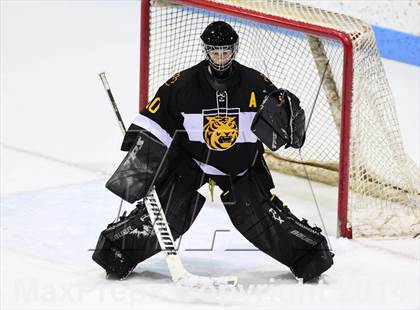 Thumbnail 2 in Daniel Hand vs. East Catholic (CIAC DII Semifinal) photogallery.