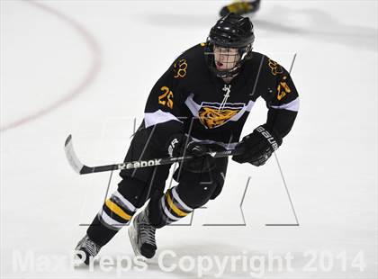Thumbnail 2 in Daniel Hand vs. East Catholic (CIAC DII Semifinal) photogallery.