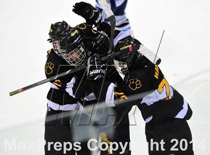 Thumbnail 3 in Daniel Hand vs. East Catholic (CIAC DII Semifinal) photogallery.