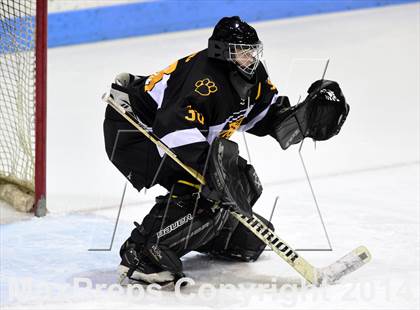 Thumbnail 1 in Daniel Hand vs. East Catholic (CIAC DII Semifinal) photogallery.