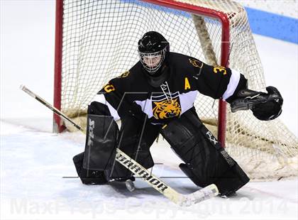 Thumbnail 3 in Daniel Hand vs. East Catholic (CIAC DII Semifinal) photogallery.
