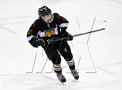 Thumbnail 1 in Daniel Hand vs. East Catholic (CIAC DII Semifinal) photogallery.