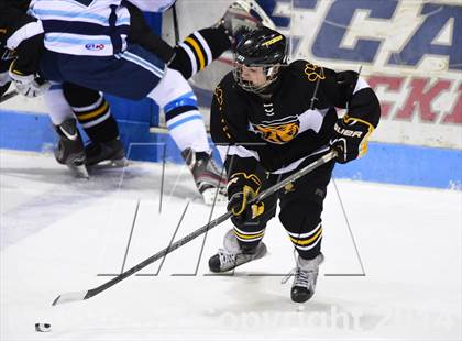 Thumbnail 3 in Daniel Hand vs. East Catholic (CIAC DII Semifinal) photogallery.