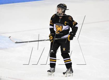 Thumbnail 2 in Daniel Hand vs. East Catholic (CIAC DII Semifinal) photogallery.