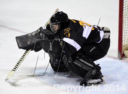 Thumbnail 3 in Daniel Hand vs. East Catholic (CIAC DII Semifinal) photogallery.