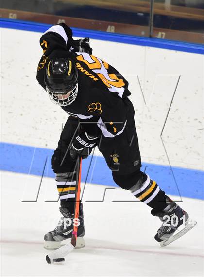 Thumbnail 1 in Daniel Hand vs. East Catholic (CIAC DII Semifinal) photogallery.