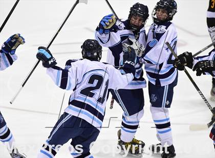Thumbnail 3 in Daniel Hand vs. East Catholic (CIAC DII Semifinal) photogallery.