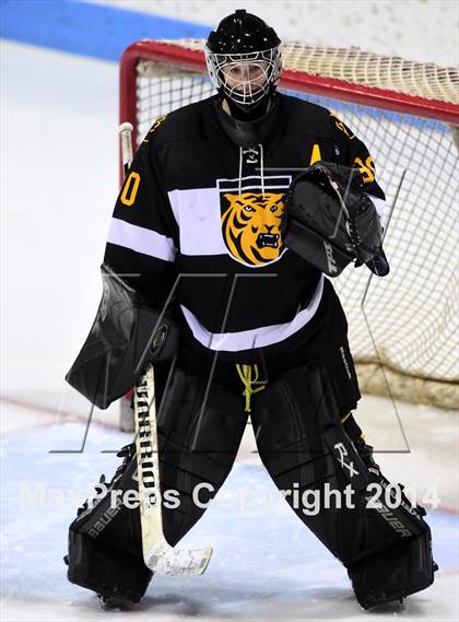 Thumbnail 3 in Daniel Hand vs. East Catholic (CIAC DII Semifinal) photogallery.