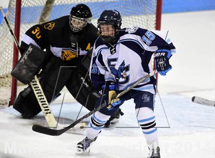 Thumbnail 2 in Daniel Hand vs. East Catholic (CIAC DII Semifinal) photogallery.