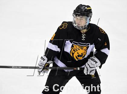 Thumbnail 2 in Daniel Hand vs. East Catholic (CIAC DII Semifinal) photogallery.