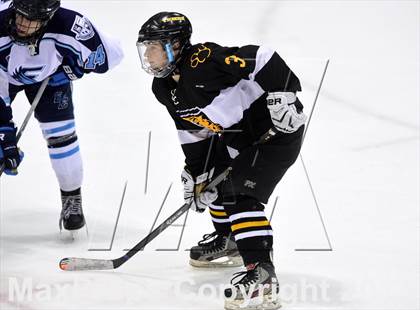 Thumbnail 2 in Daniel Hand vs. East Catholic (CIAC DII Semifinal) photogallery.