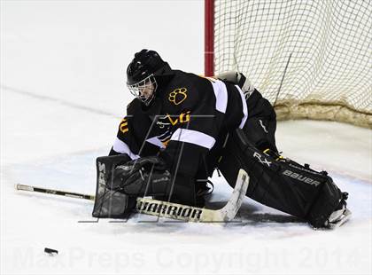 Thumbnail 1 in Daniel Hand vs. East Catholic (CIAC DII Semifinal) photogallery.