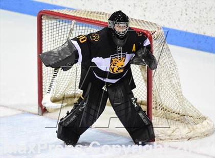 Thumbnail 2 in Daniel Hand vs. East Catholic (CIAC DII Semifinal) photogallery.