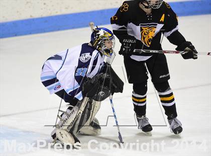 Thumbnail 2 in Daniel Hand vs. East Catholic (CIAC DII Semifinal) photogallery.
