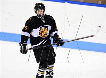Thumbnail 3 in Daniel Hand vs. East Catholic (CIAC DII Semifinal) photogallery.