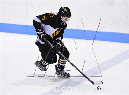 Thumbnail 3 in Daniel Hand vs. East Catholic (CIAC DII Semifinal) photogallery.