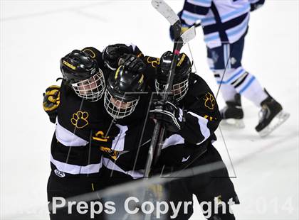Thumbnail 1 in Daniel Hand vs. East Catholic (CIAC DII Semifinal) photogallery.