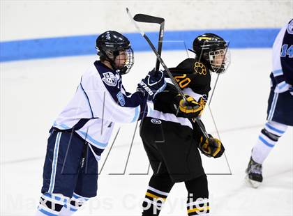 Thumbnail 2 in Daniel Hand vs. East Catholic (CIAC DII Semifinal) photogallery.