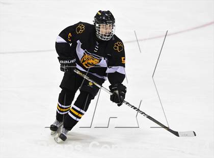 Thumbnail 2 in Daniel Hand vs. East Catholic (CIAC DII Semifinal) photogallery.