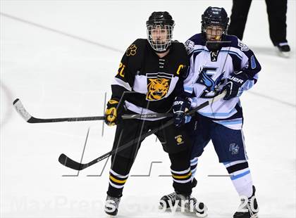 Thumbnail 1 in Daniel Hand vs. East Catholic (CIAC DII Semifinal) photogallery.