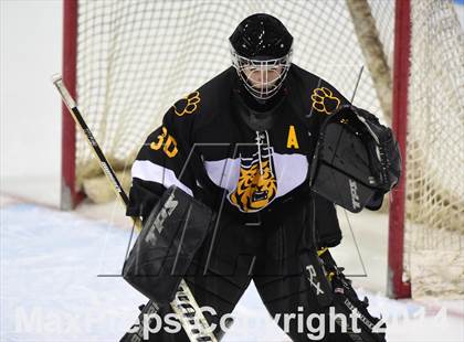 Thumbnail 2 in Daniel Hand vs. East Catholic (CIAC DII Semifinal) photogallery.