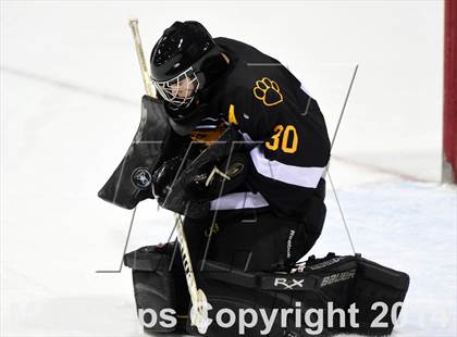 Thumbnail 3 in Daniel Hand vs. East Catholic (CIAC DII Semifinal) photogallery.