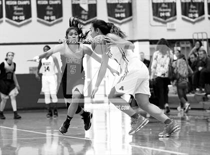 Thumbnail 1 in West vs Spring Valley (Gator Winter Classic) photogallery.