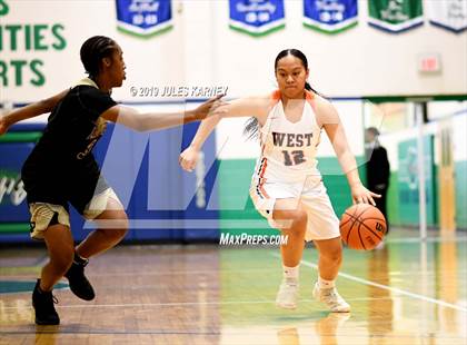Thumbnail 3 in West vs Spring Valley (Gator Winter Classic) photogallery.