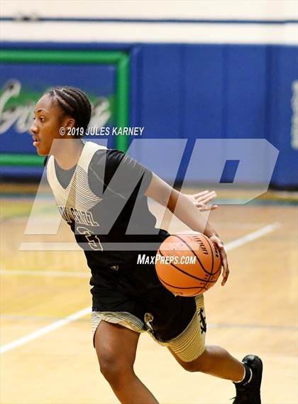 Thumbnail 1 in West vs Spring Valley (Gator Winter Classic) photogallery.