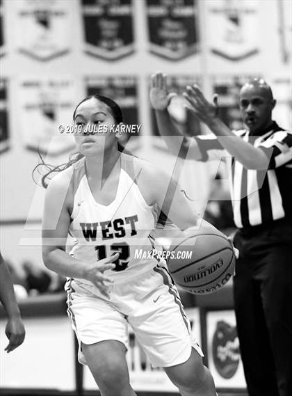 Thumbnail 3 in West vs Spring Valley (Gator Winter Classic) photogallery.